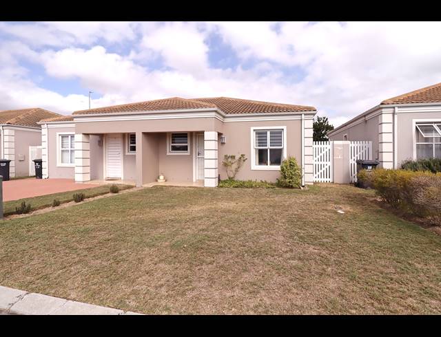 2 BEDROOM HOUSE SOLD IN MELKBOSSTRAND CENTRAL
